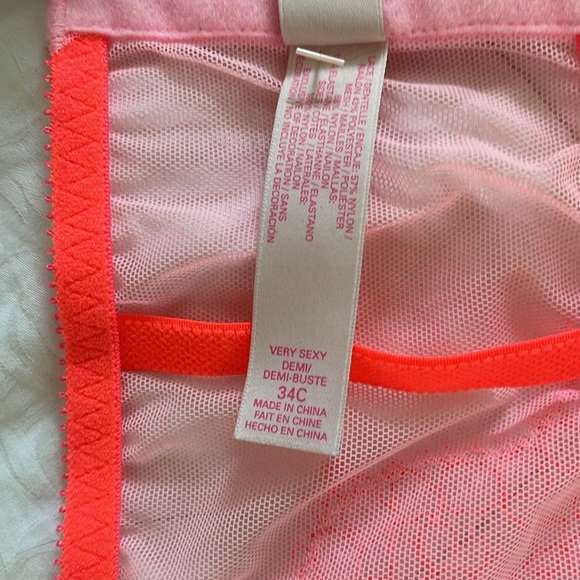 Victoria Secret 💖 Very Sexy Demi 34C - Picture 8 of 8